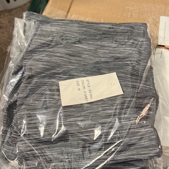 Flex’n Leggings in Heather Grey - Picture 7 of 8